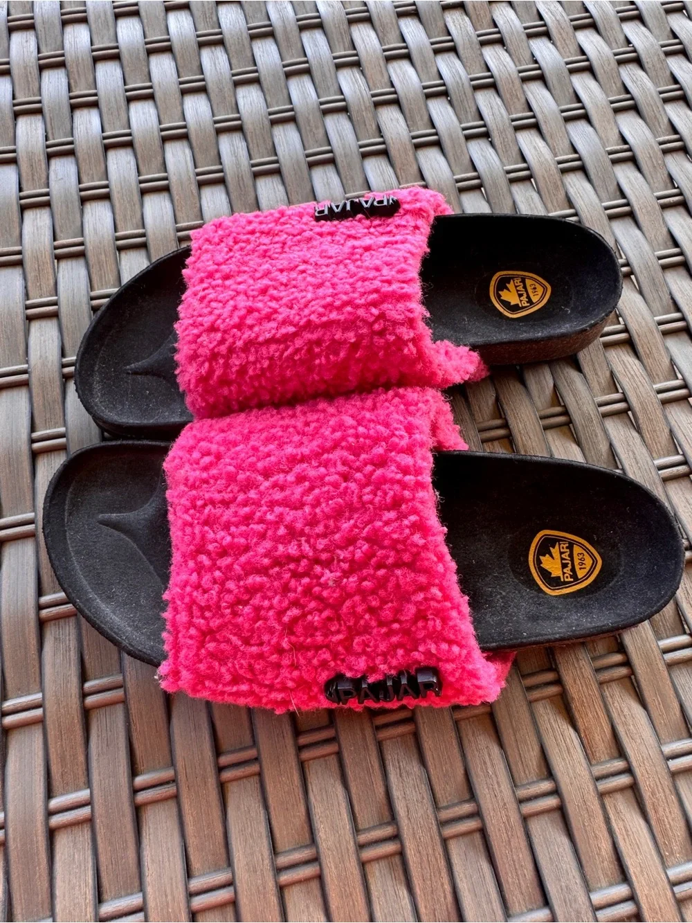 Pajar 1963 Pink Teddy Sherpa Slide Sandals Women’s Size 6